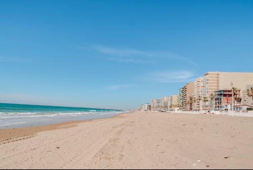 Piso Playa Victoria Apartamento *